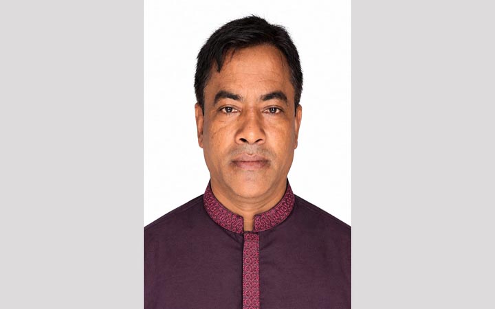 খুরুশিয়া দ্বারিকোপ উচ্চ বিদ্যালয়ের সভাপতি মাহবুব আলম